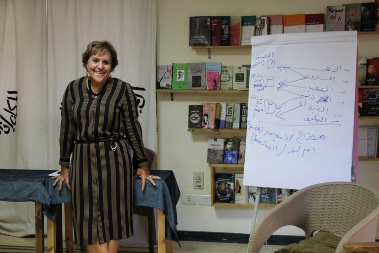 بالصور .. ورشة الدعم النفسي للناجيات في هن