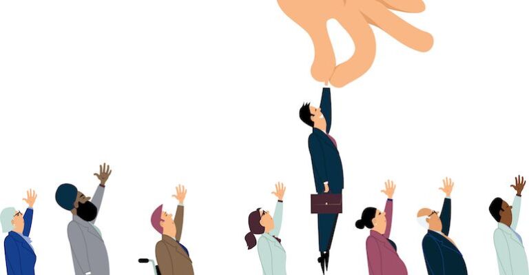 كيف يحدث التمييز على أساس النوع الاجتماعي للحصول على فرص العمل؟