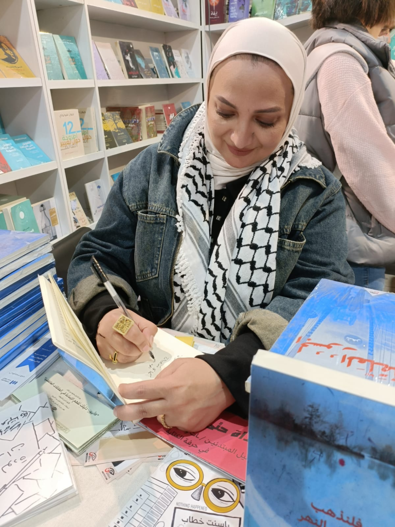 بالصور.. توقيع كتاب “فلنذهب معًا إلى النهر” في معرض القاهرة الدولي للكتاب 2026